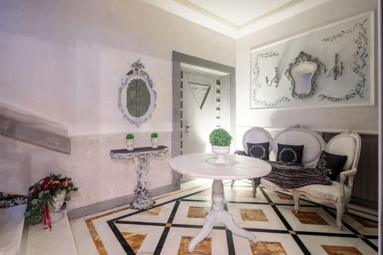 Hotel Luciana Марина ди Маса Екстериор снимка